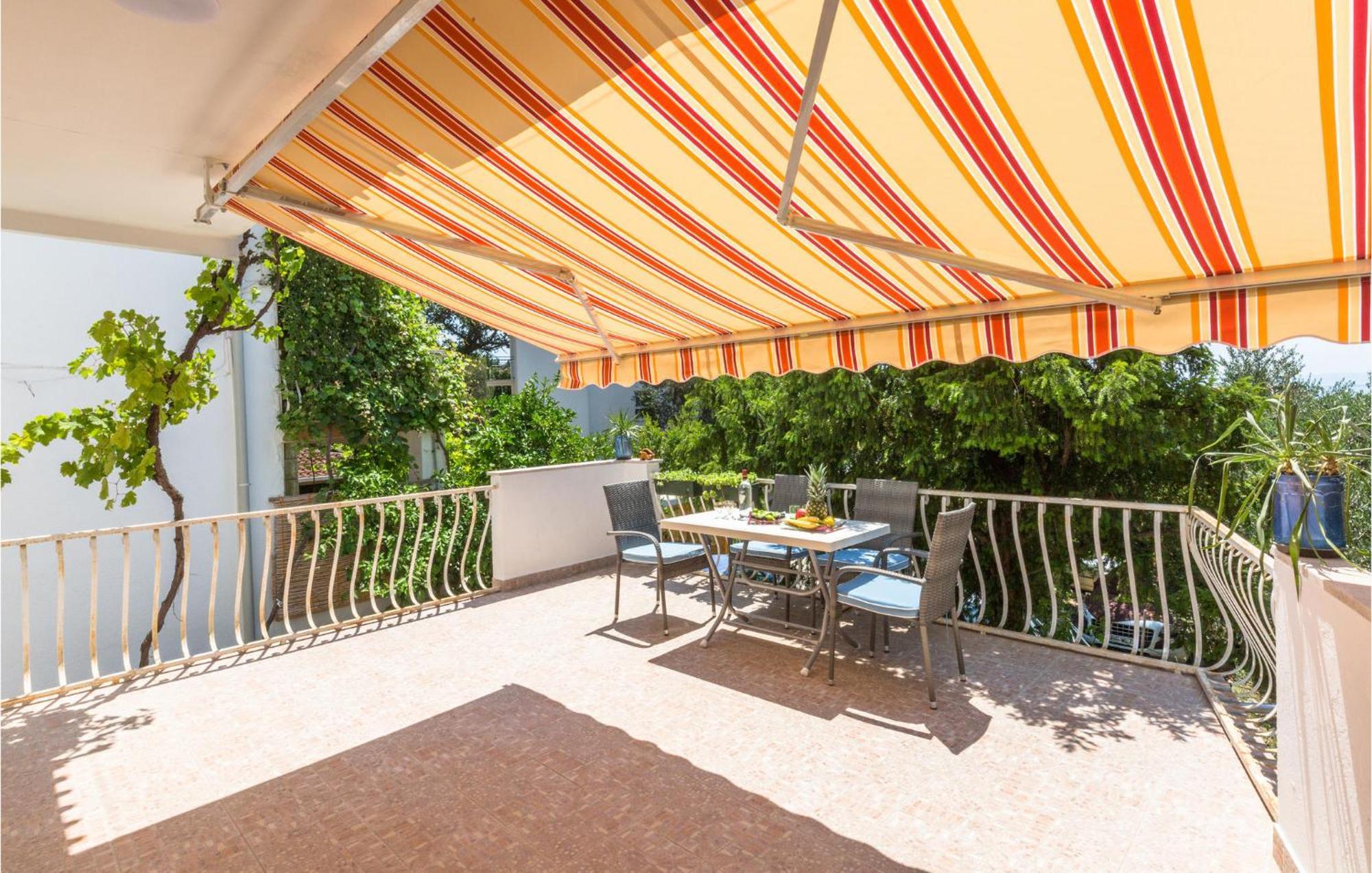 Nice Apartment In Tucepi With Wifi Luaran gambar