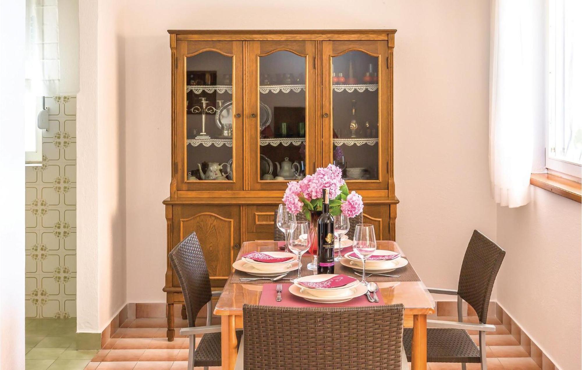 Nice Apartment In Tucepi With Wifi Luaran gambar
